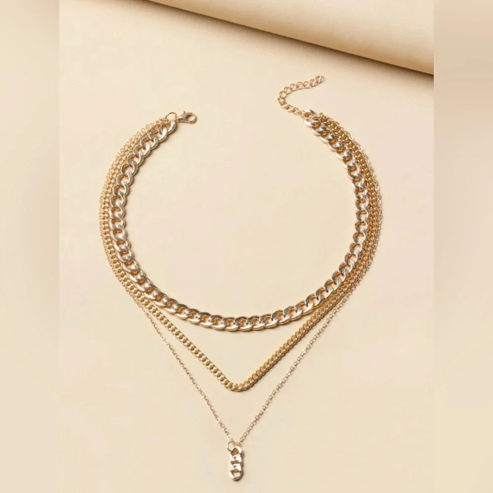 ✨Chain Charm Layered Necklace (Boutique) - Picture 7 of 9